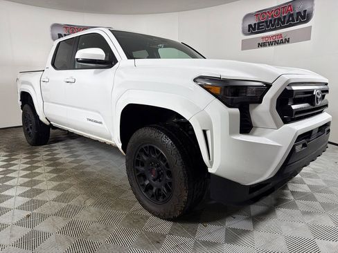 Used 2024 Toyota Tacoma SR5 image 1