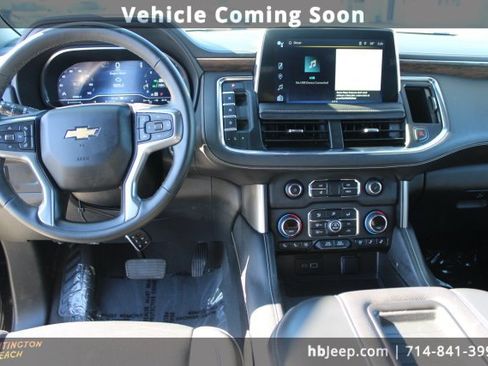 Used 2024 Chevrolet Suburban Premier image 11