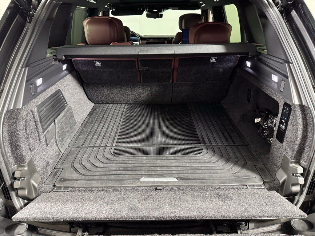 Used 2024 Land Rover Range Rover Autobiography AWD/4WD image 30