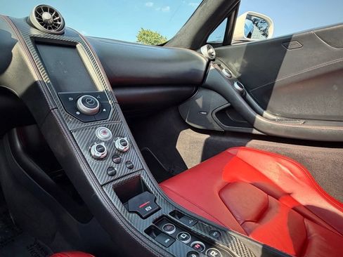 Used 2015 McLaren 650S Spider RWD image 41