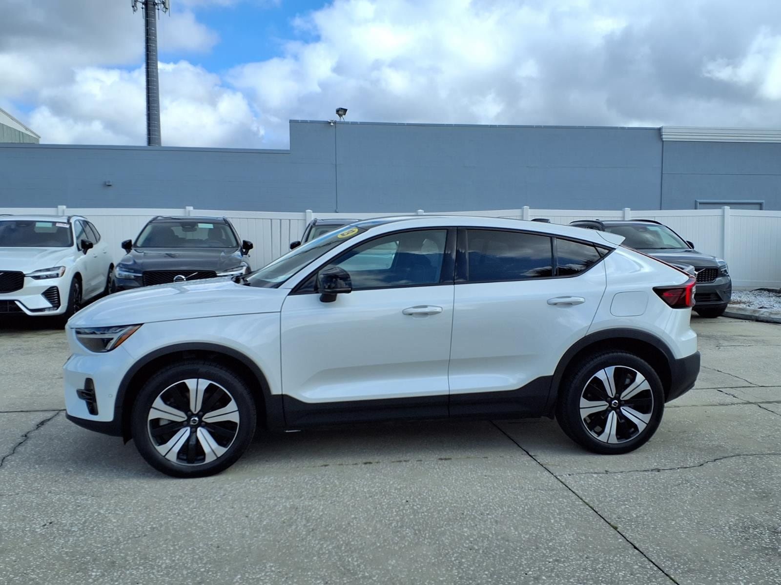 Certified 2023 Volvo C40 P8 Recharge Plus AWD/4WD image 4