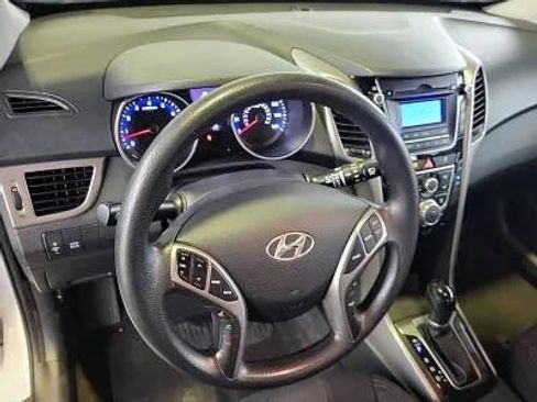 Used 2017 Hyundai Elantra GT image 22