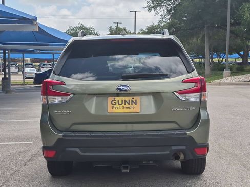 Used 2020 Subaru Forester Premium AWD/4WD image 4