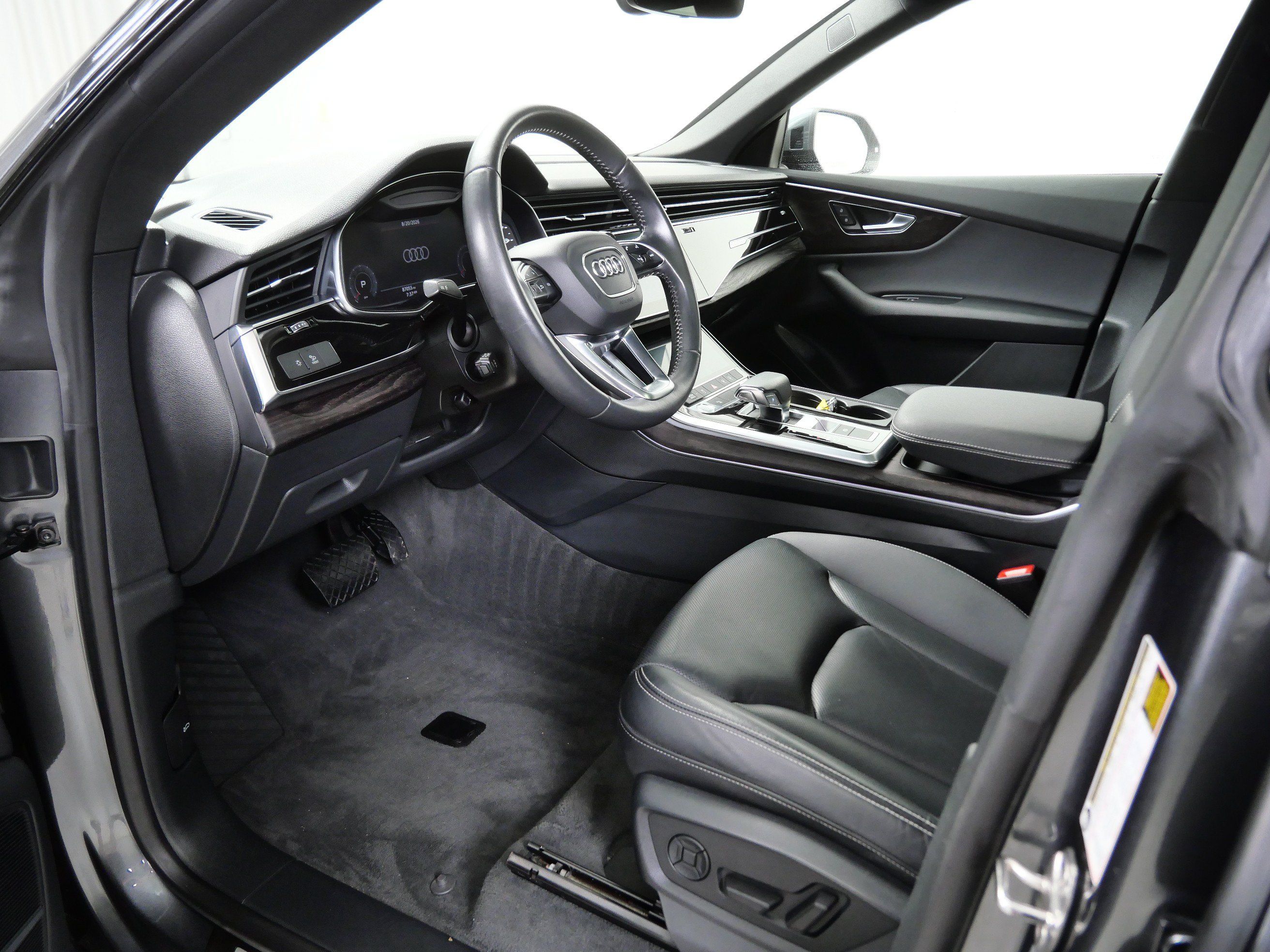 Used 2019 Audi Q8 Premium Plus w/ Premium Plus AWD/4WD image 14