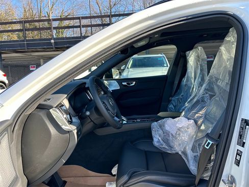 New 2026 Volvo XC60 B5 Ultra w/ Protection Package Premier image 10