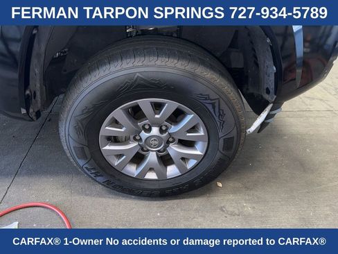 Used 2017 Toyota Tacoma SR5 w/ Tow Package RWD image 2