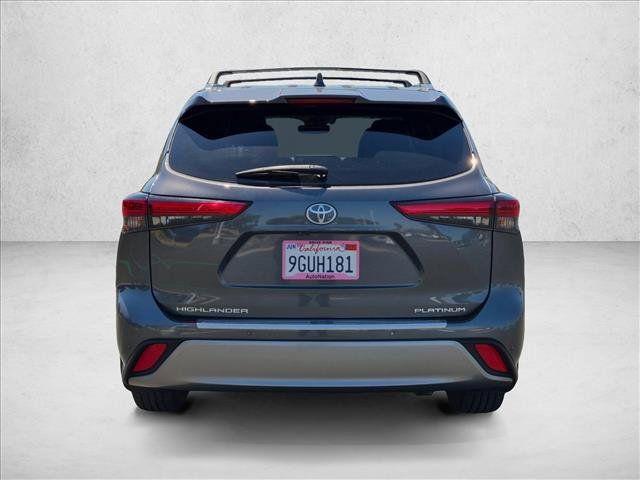 Used 2023 Toyota Highlander Platinum FWD image 7
