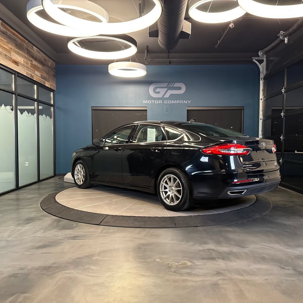 Used 2019 Ford Fusion SE AWD/4WD image 5