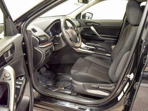 Used 2024 Mitsubishi Eclipse Cross LE image 4