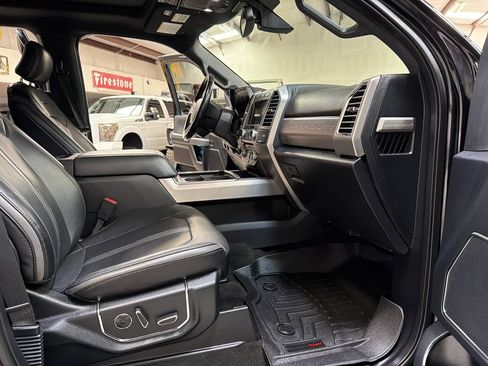 Used 2017 Ford F250 Platinum w/ Platinum Ultimate Package AWD/4WD image 37