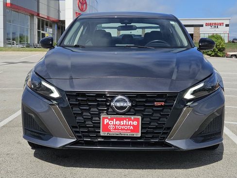 Used 2024 Nissan Altima 2.5 SR FWD image 2