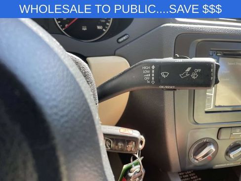 Used 2013 Volkswagen Jetta SE FWD image 26