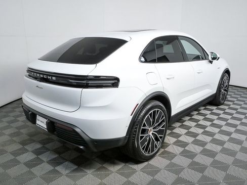 New 2026 Porsche Macan Electric image 28