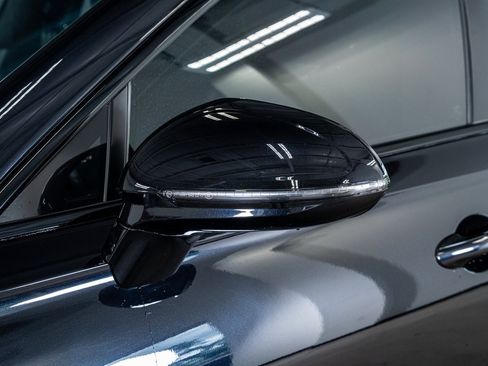 Used 2020 Bentley Flying Spur W12 image 23