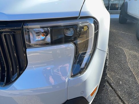 New 2026 Ford Maverick Lobo image 6