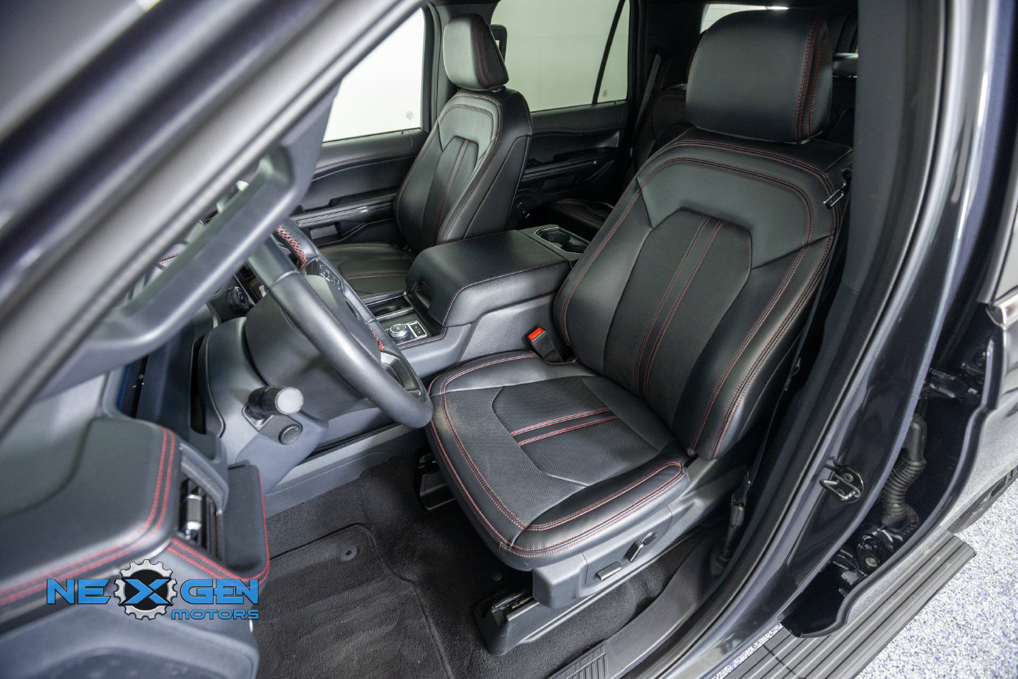 Used 2024 Ford Expedition Limited AWD/4WD image 26