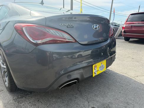 Used 2014 Hyundai Genesis 2.0T RWD image 5