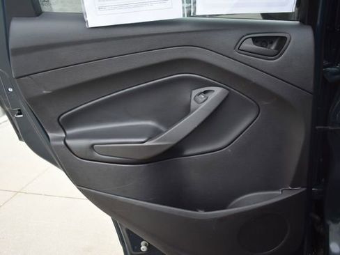 Used 2019 Ford Escape S image 28