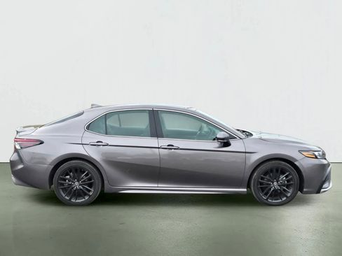 Used 2024 Toyota Camry XSE FWD image 7