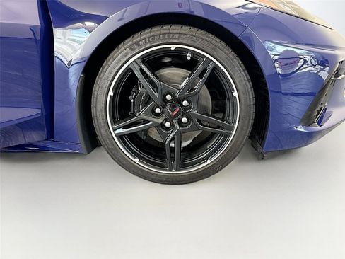 Used 2025 Chevrolet Corvette Stingray Preferred Cpe w/ 2LT RWD image 17