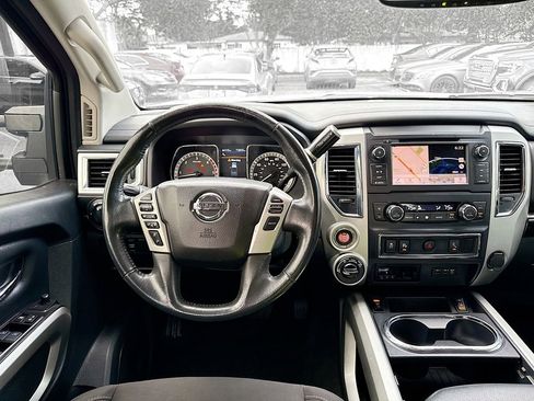 Used 2019 Nissan Titan SV w/ SV Convenience Package AWD/4WD image 24
