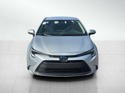 Used 2024 Toyota Corolla LE FWD image 2