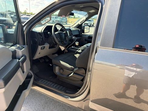Used 2018 Ford F150 XL w/ Equipment Group 101A Mid RWD image 2