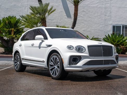 Used 2022 Bentley Bentayga AWD/4WD image 37