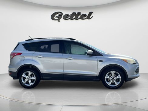 Used 2016 Ford Escape SE w/ Equipment Group 201A FWD image 4