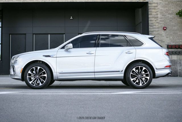 Used 2021 Bentley Bentayga AWD/4WD image 3