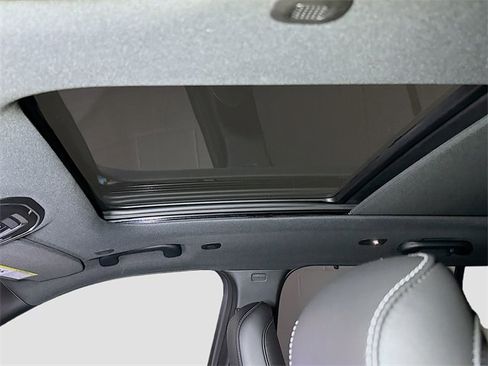 New 2025 Jeep Grand Cherokee Limited w/ Luxury Tech Group II image 25