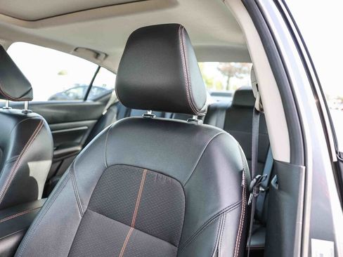 Used 2020 Nissan Altima 2.5 SR w/ Premium Package image 17