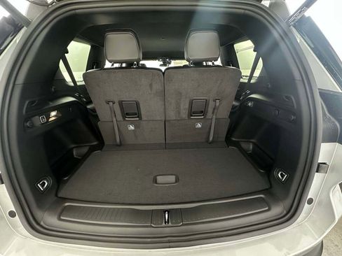 New 2025 Jeep Grand Cherokee L Limited w/ Black Appearance Package image 18