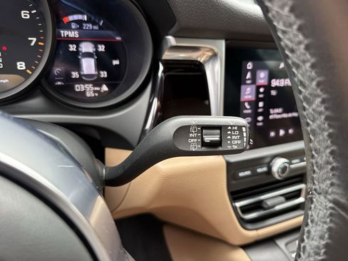 Used 2021 Porsche Macan image 56