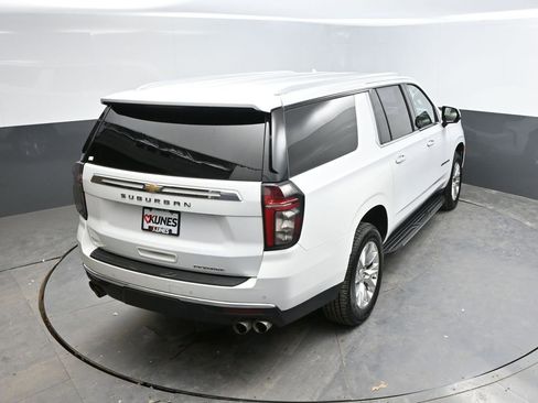 Used 2023 Chevrolet Suburban Premier AWD/4WD image 27