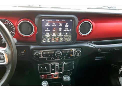 Used 2018 Jeep Wrangler Unlimited Rubicon AWD/4WD image 25