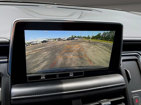 Used 2021 Chevrolet Tahoe Z71 w/ Rear Media and Nav Package AWD/4WD image 18
