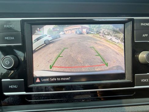 Used 2021 Volkswagen Jetta SE FWD image 17