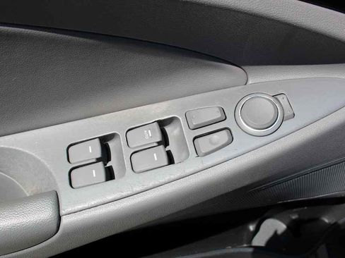 Used 2014 Hyundai Sonata Limited image 11