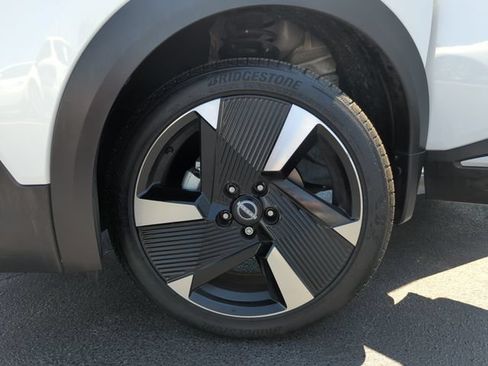 Certified 2025 Nissan Kicks SR FWD image 48