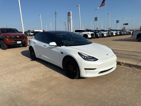 Used 2018 Tesla Model 3 RWD image 12