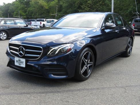 Used 2020 Mercedes-Benz E 350 4MATIC Sedan image 2