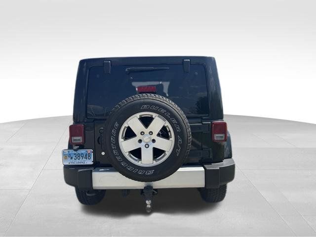 Used 2012 Jeep Wrangler Unlimited Sahara w/ Dual Top Group AWD/4WD image 4