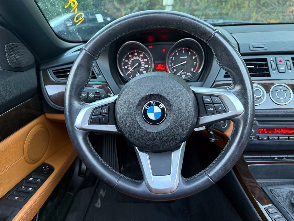 Used 2011 BMW Z4 sDrive30i RWD image 10