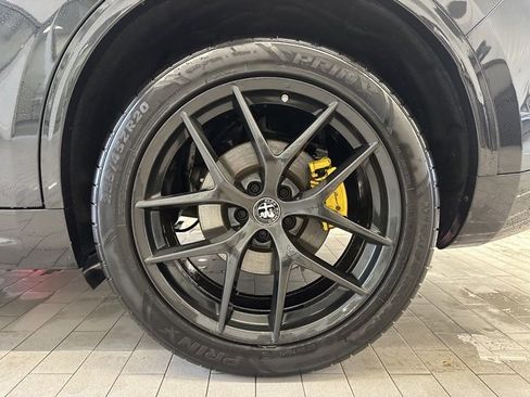 Used 2021 Alfa Romeo Stelvio Ti Sport image 9