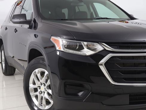 Used 2021 Chevrolet Traverse LS image 14