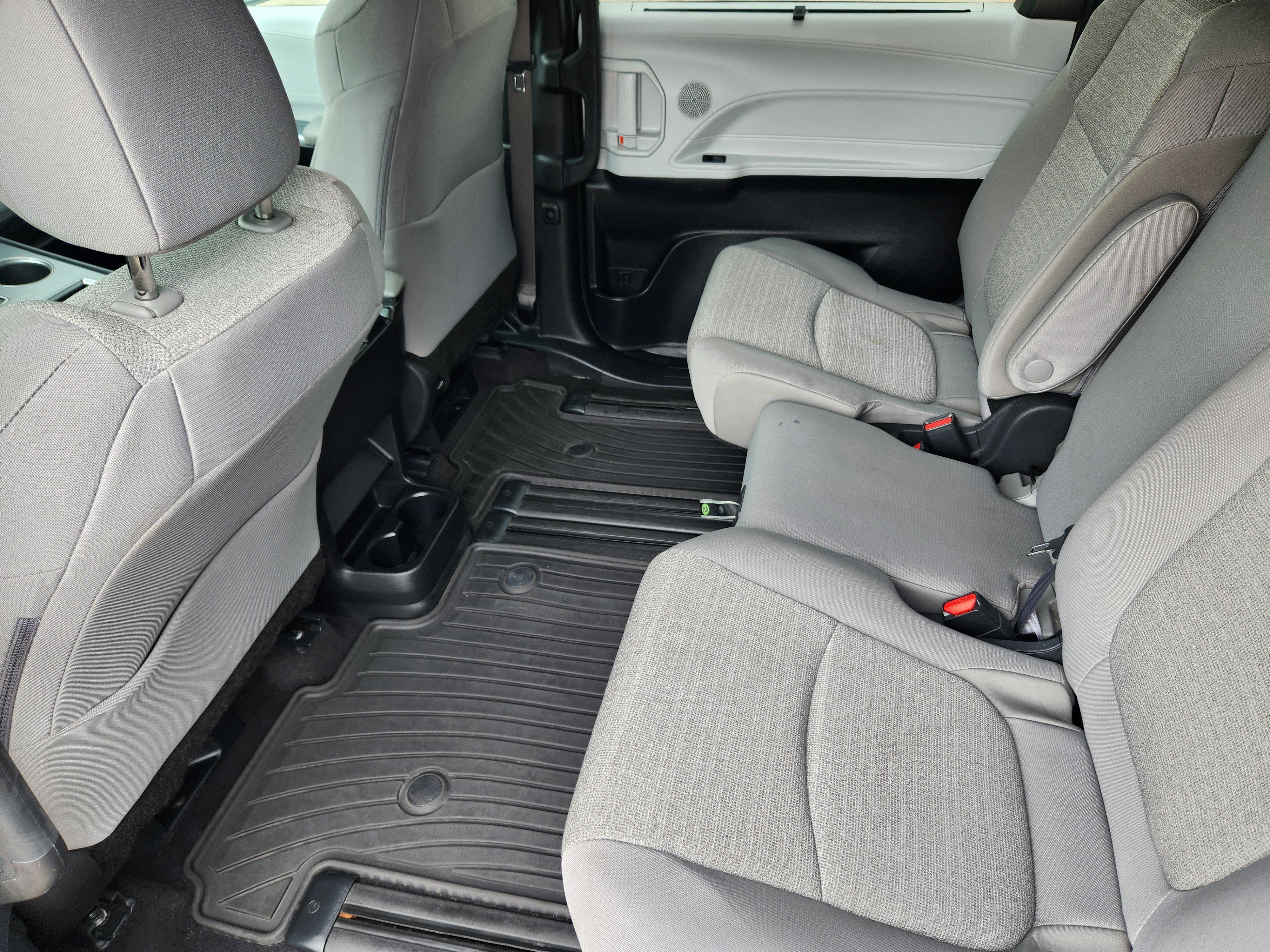 Used 2025 Toyota Sienna LE w/ LE Plus Package AWD/4WD image 19
