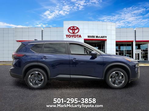 Used 2024 Nissan Rogue SV AWD/4WD image 6