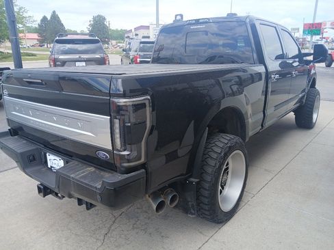 Used 2022 Ford F350 Platinum w/ FX4 Off-Road Package AWD/4WD image 27