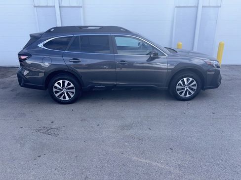 Used 2024 Subaru Outback Premium image 4